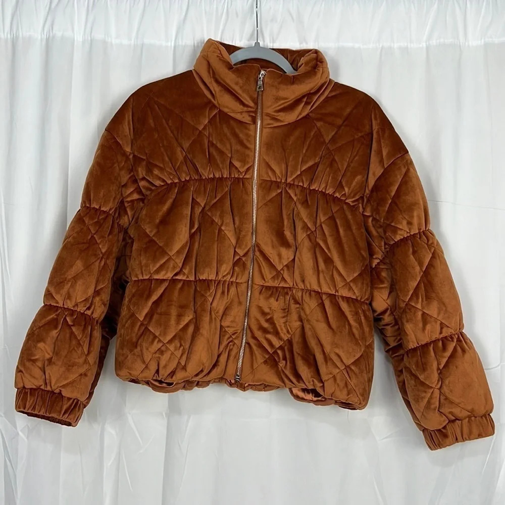 Sadie & Saga Quilted Full Zipper Coat‎ Size Small NWT